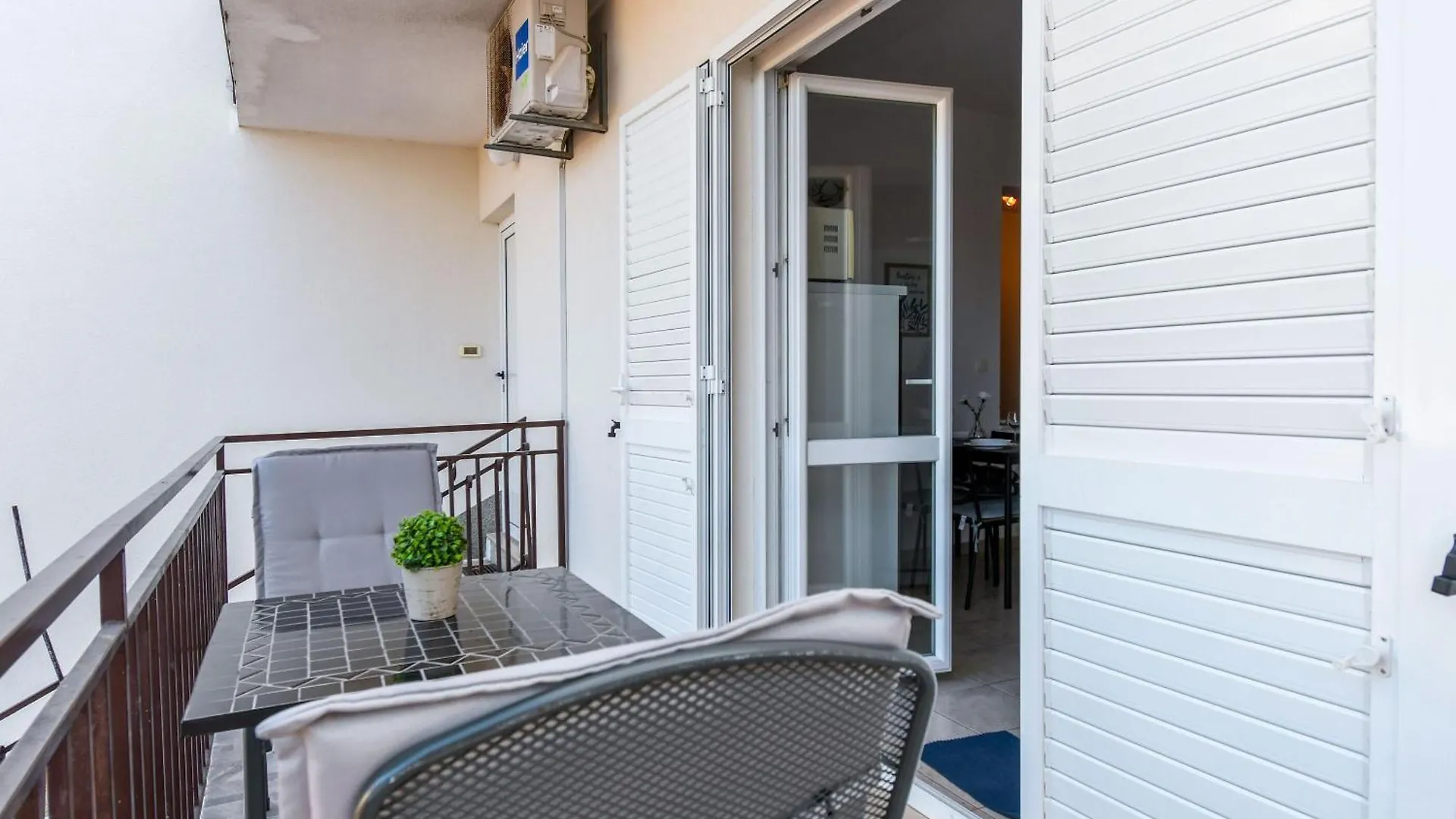 Apartment Mara Trogir