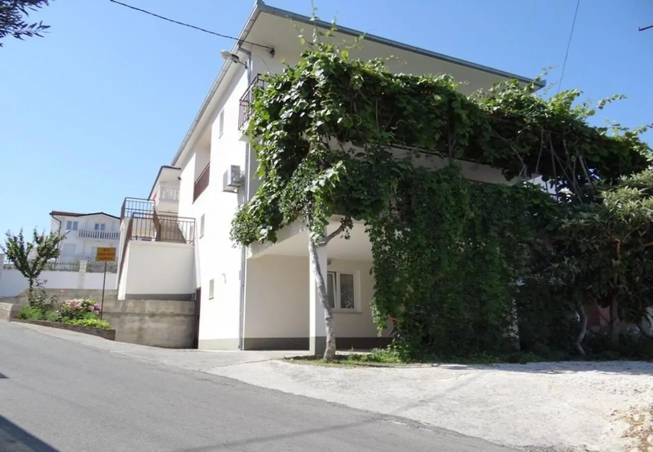 Apartment Mara Trogir